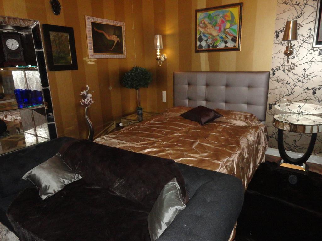 Apartment Boudoir