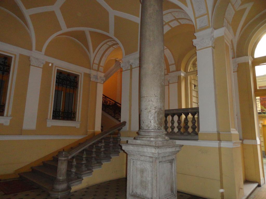 Boudoir Apartment *