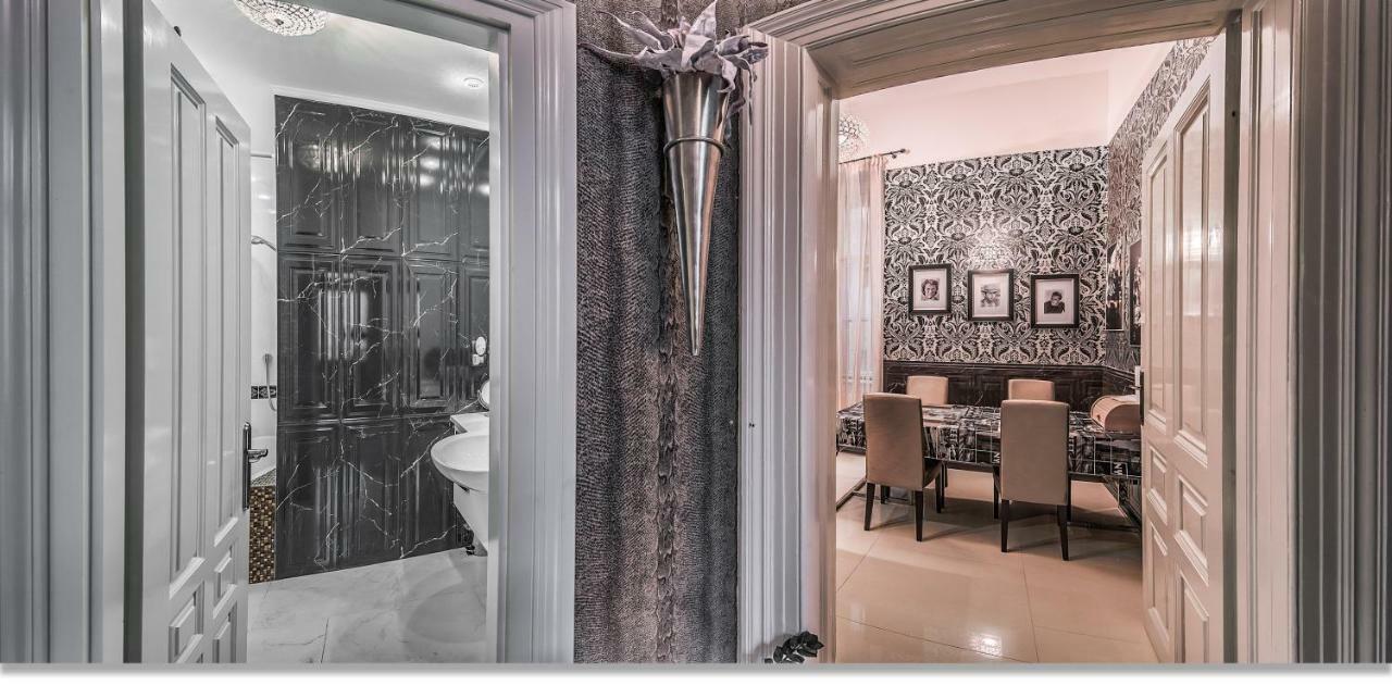 Boudoir Apartment *
