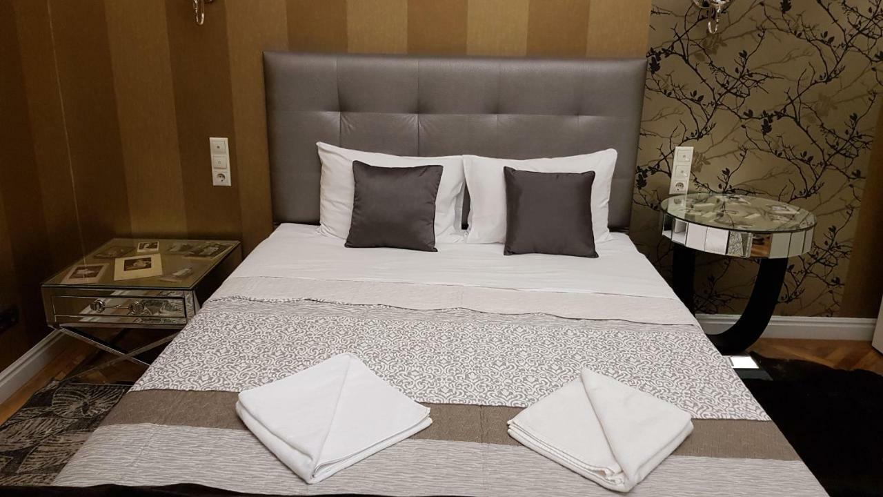 Apartment Boudoir